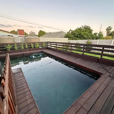 Sleek Modern Luxury Pool Side Apartment Kaapstad Buitenkant foto